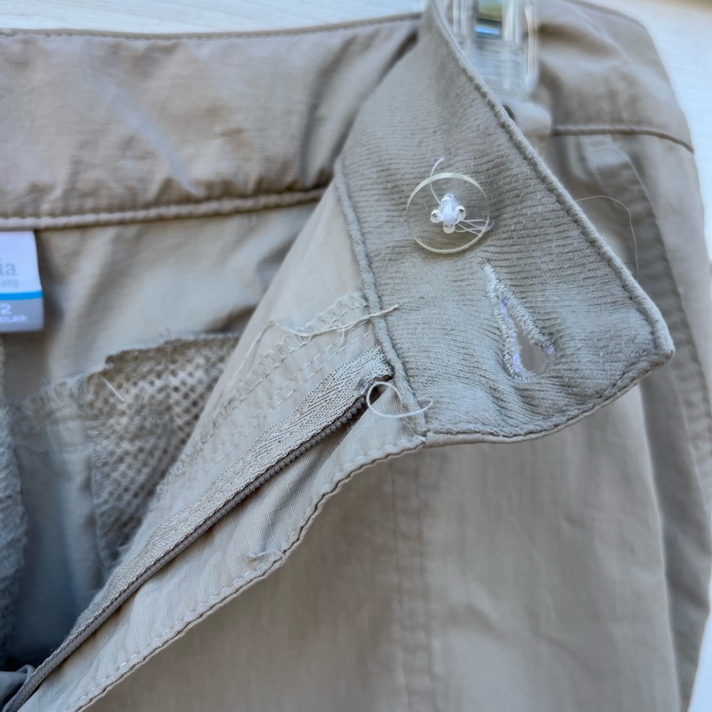 Columbia Women’s Tan convertible, Pants to shorts , Relaxed Fit. - Picture 10 of 11